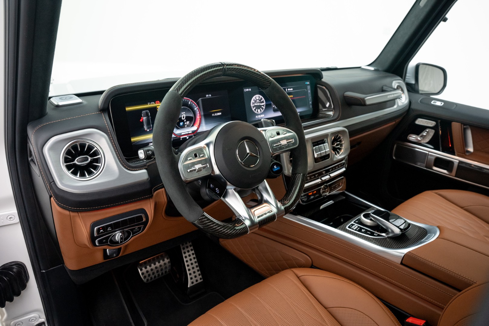 2021 MERCEDES BENZ G63 AMG GOLDEN JUBILEE EDITION. GCC WARRANTY AND SERVICE